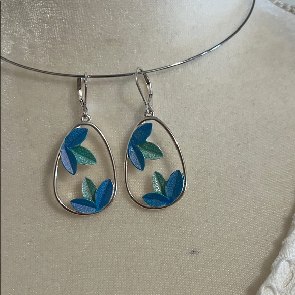 Jewelry - Fashion Jewelry Blue Flowered Earrings